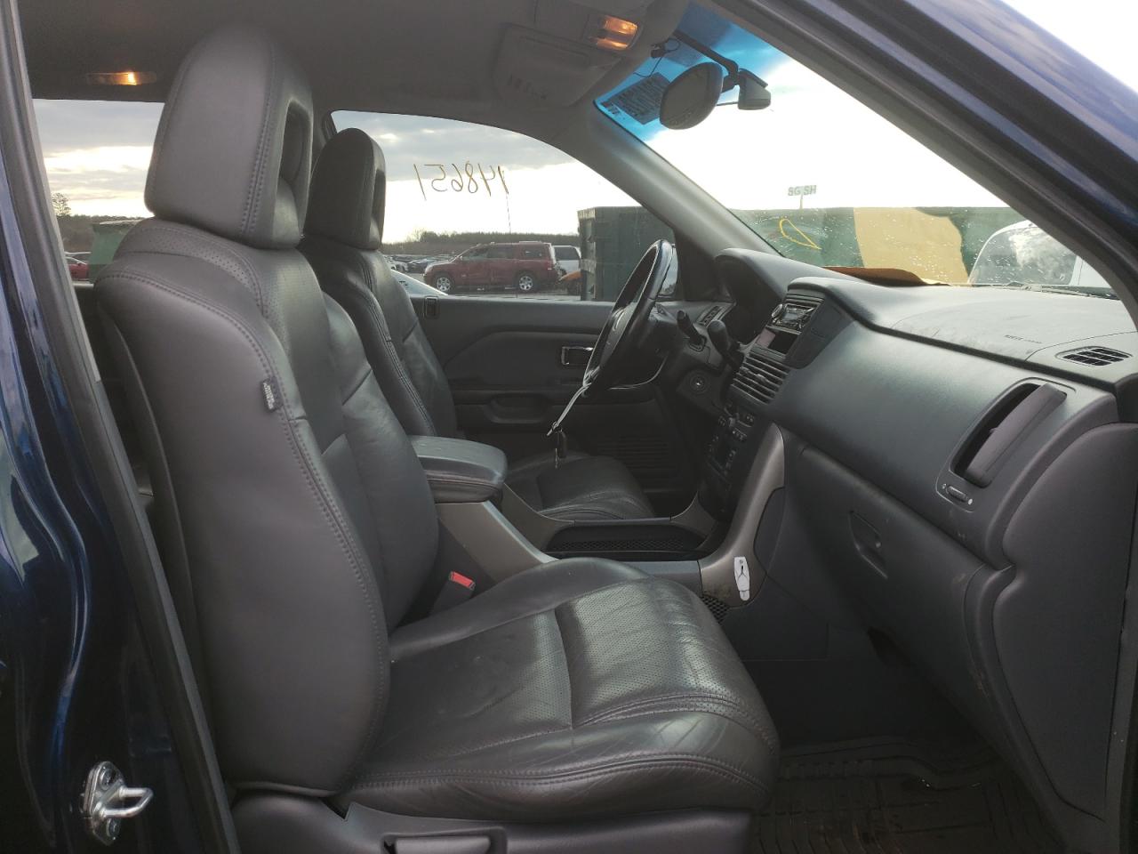 Photo 5 from auction – 2004 HONDA PILOT EXL with VIN 2HKYF18594H555030