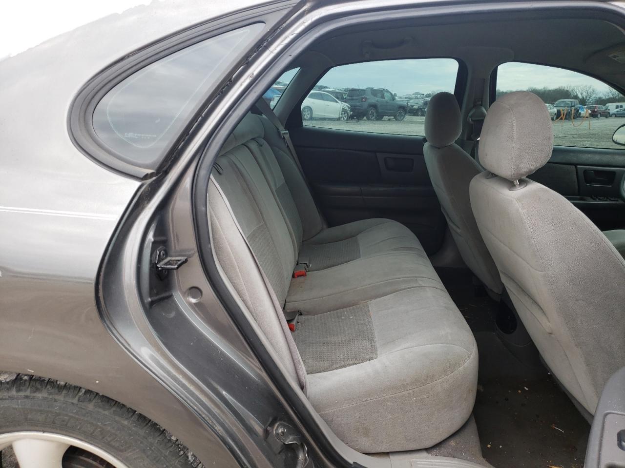 Photo 6 from auction – 2004 FORD TAURUS SE with VIN 1FAFP53U14A131039