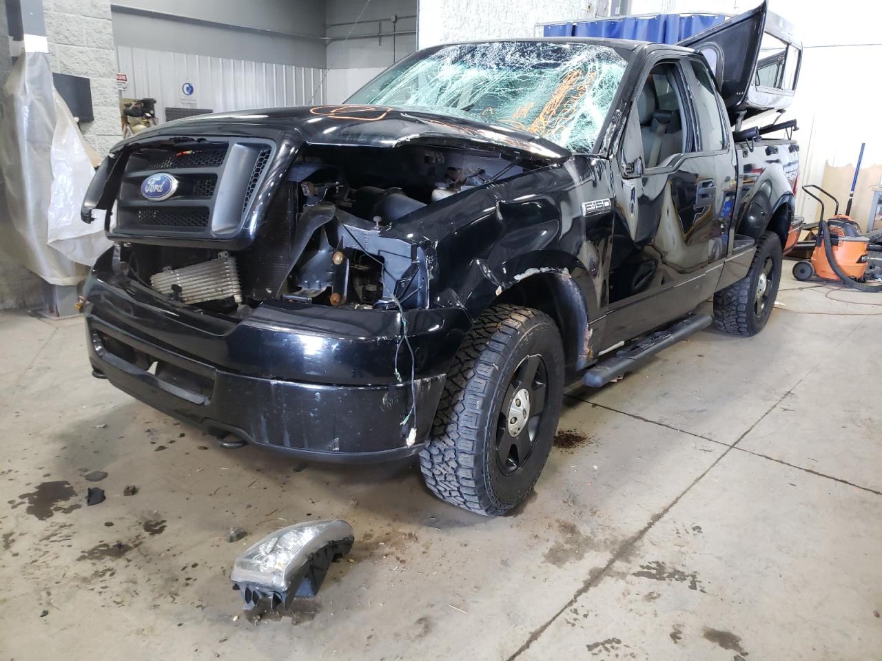Photo 2 from auction – 2006 FORD F150 with VIN 1FTRF04W46KC58992