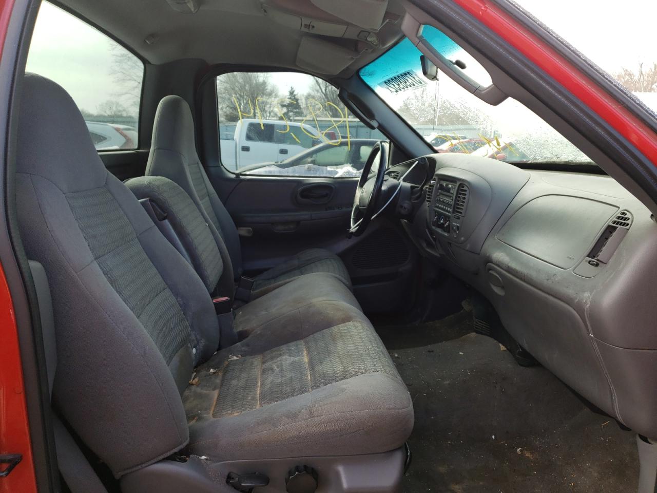 Photo 5 from auction – 2002 FORD F150 with VIN 1FTRF07L72KE03387