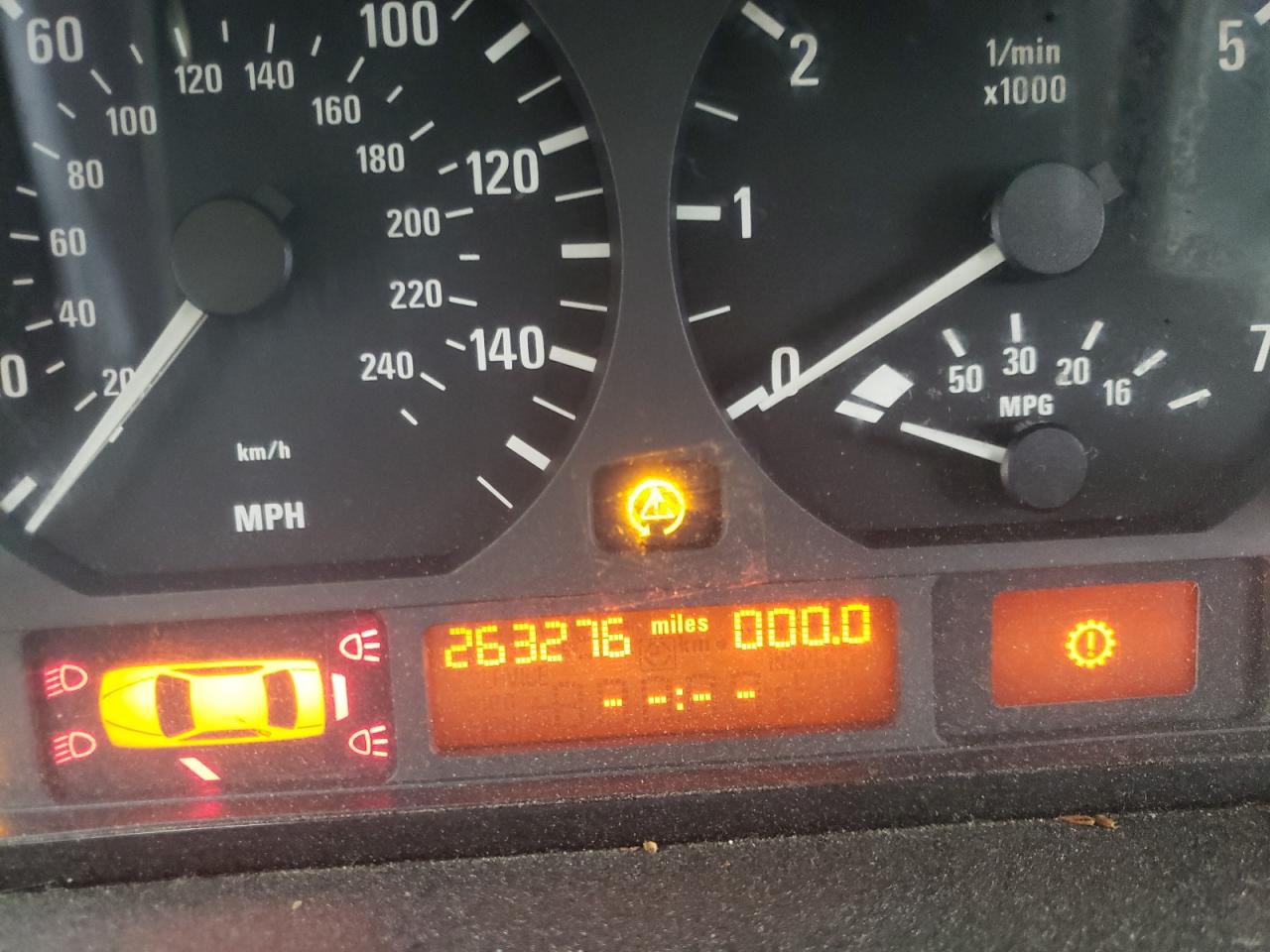 Photo 8 from auction – 2002 BMW 325 I with VIN WBAET37492NG79103