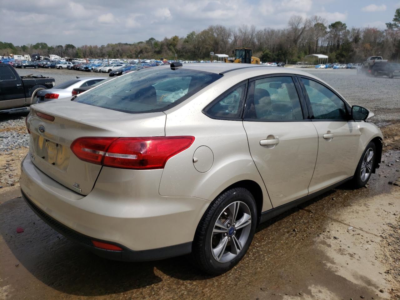 Photo 4 from auction – 2018 FORD FOCUS SE with VIN 1FADP3FE2JL265316