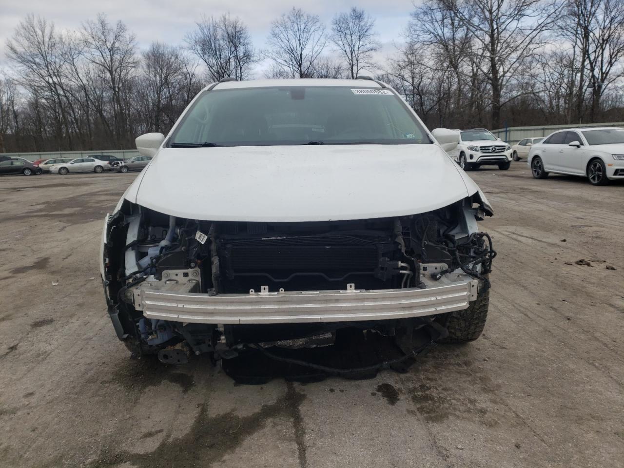 Photo 9 from auction – 2017 CHRYSLER PACIFICA T with VIN 2C4RC1BG5HR785129