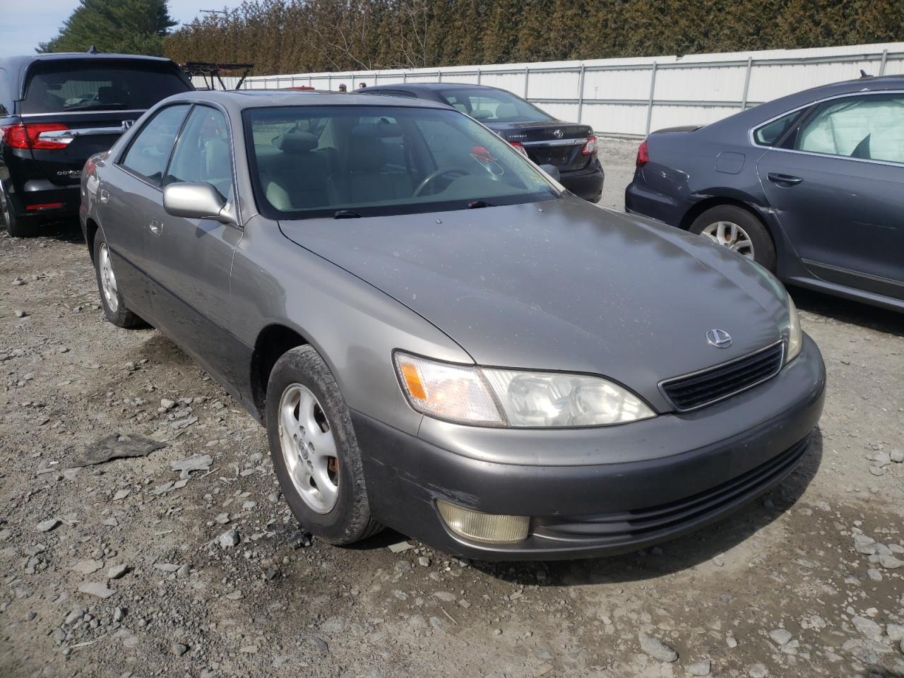 LEXUS ES 300 1998 with VIN JT8BF28G0W5038486 - Photo from auction