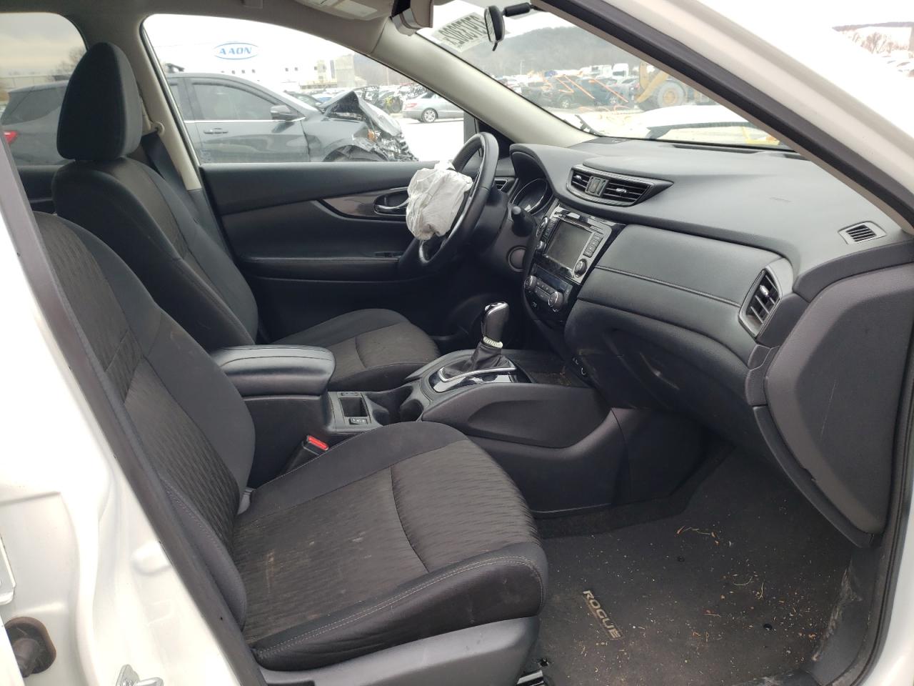 Photo 5 from auction – 2018 NISSAN ROGUE S with VIN 5N1AT2MT6JC797359