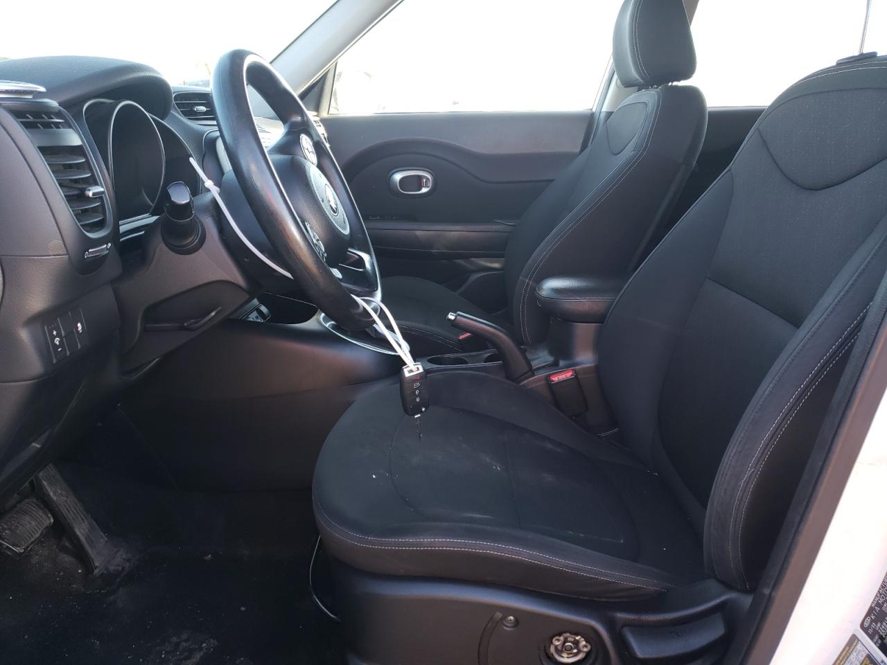Photo 5 from auction – 2014 KIA SOUL with VIN KNDJN2A26E7027252