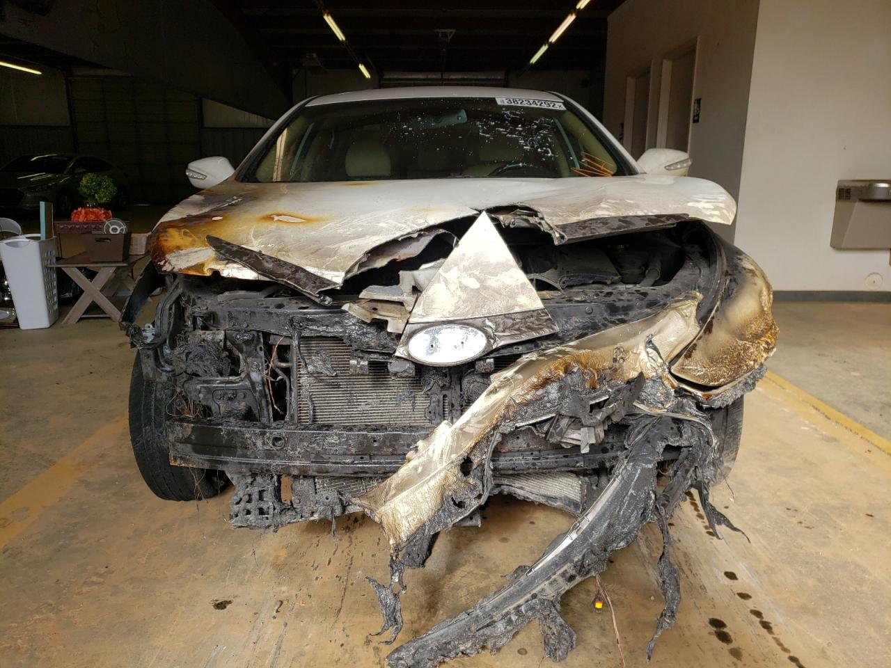 Photo 9 from auction – 2013 HYUNDAI SONATA HYB with VIN KMHEC4A45DA100676