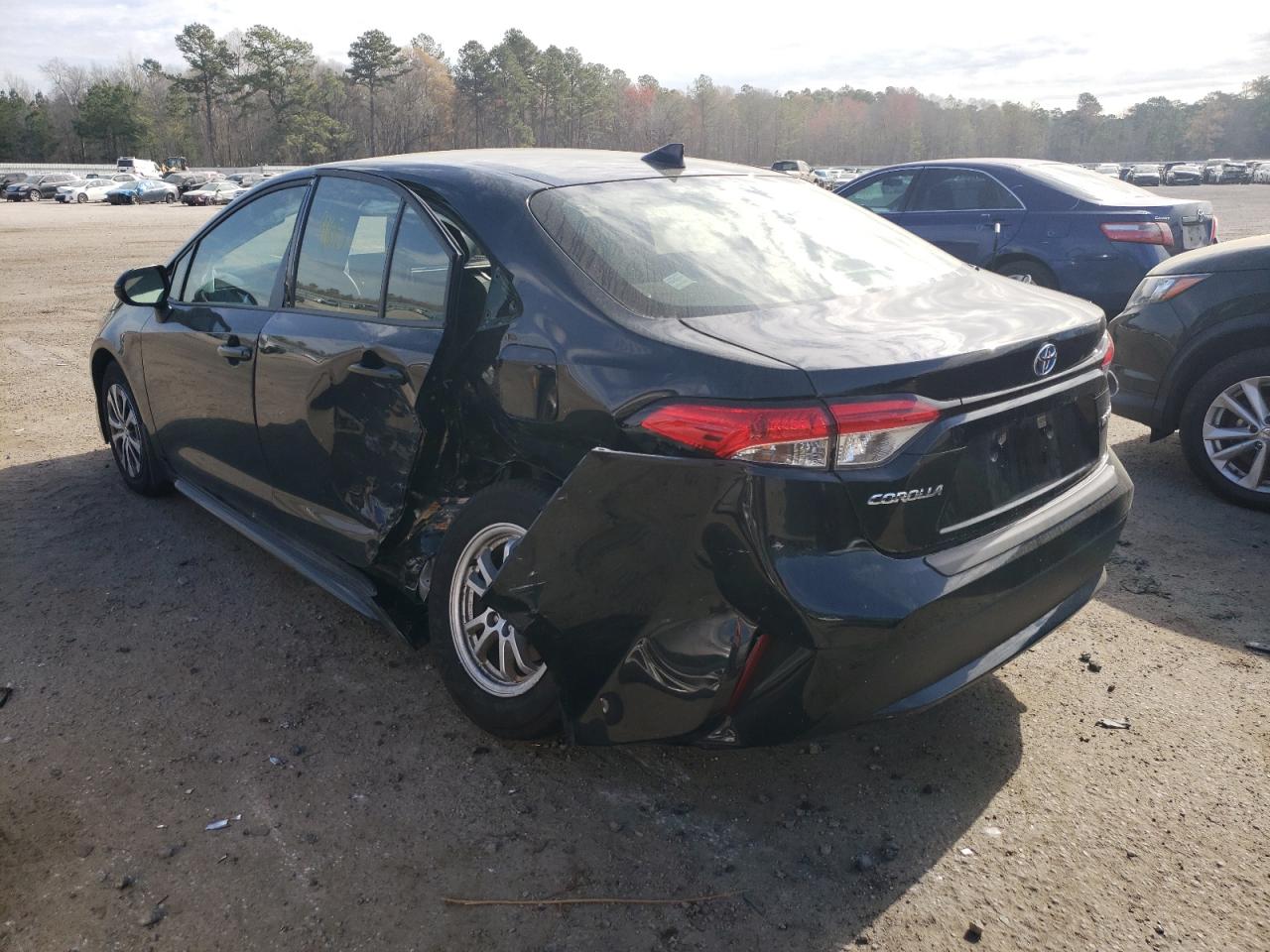 Photo 3 from auction – 2022 TOYOTA COROLLA LE with VIN JTDEAMDE2NJ041053