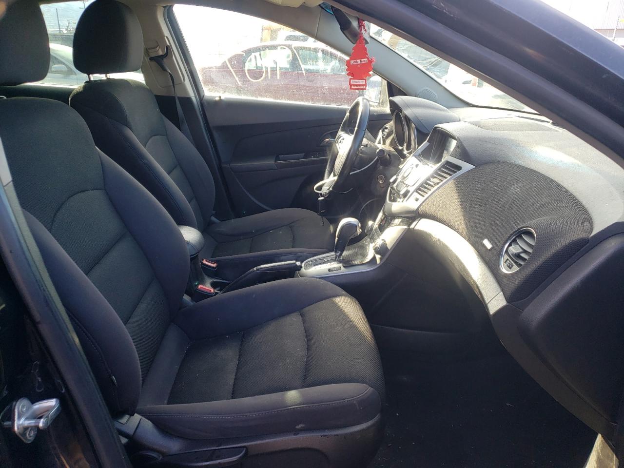 Photo 5 from auction – 2013 CHEVROLET CRUZE LT with VIN 1G1PC5SB0D7310236
