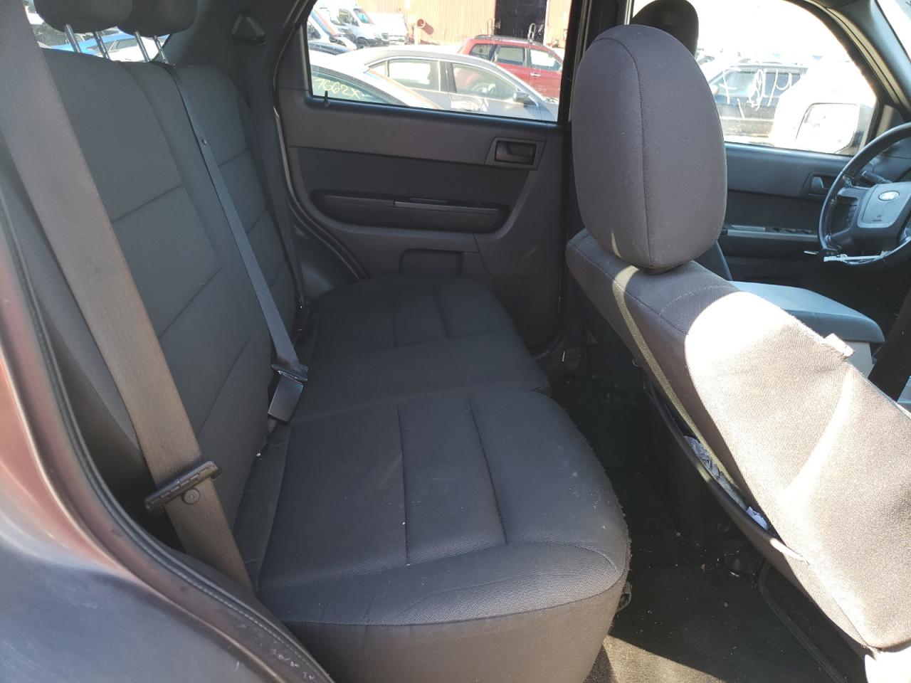 Photo 6 from auction – 2011 FORD ESCAPE XLT with VIN 1FMCU0D71BKA51065