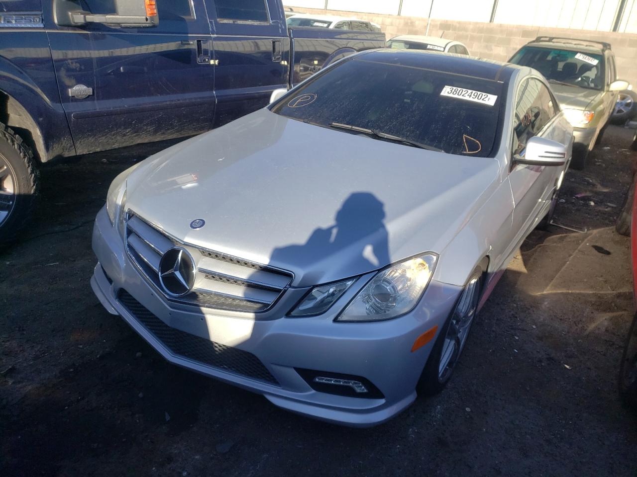 Photo 2 from auction – 2011 MERCEDES-BENZ E 550 with VIN WDDKJ7CB3BF074689