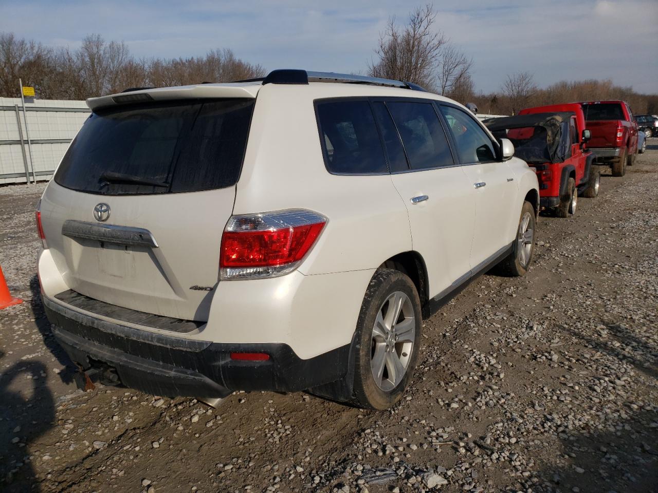 Photo 4 from auction – 2013 TOYOTA HIGHLANDER with VIN 5TDDK3EH5DS257928