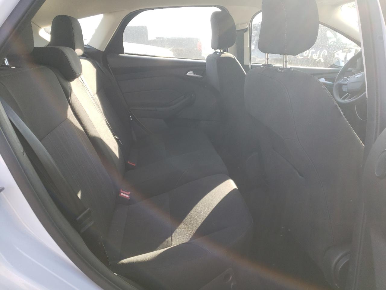 Photo 6 from auction – 2018 FORD FOCUS SEL with VIN 1FADP3M2XJL225591