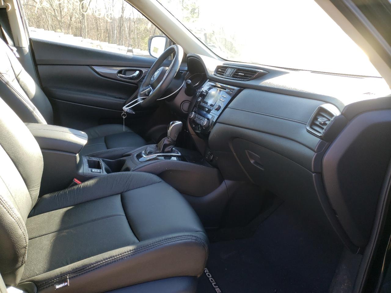 Photo 5 from auction – 2017 NISSAN ROGUE S with VIN KNMAT2MVXHP504474