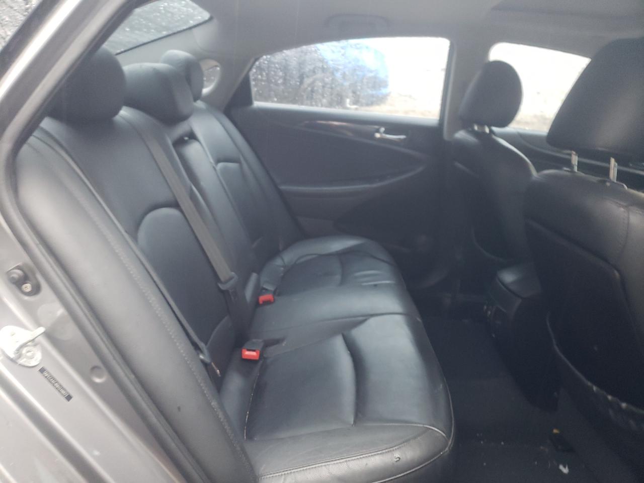 Photo 6 from auction – 2011 HYUNDAI SONATA SE with VIN 5NPEC4AC4BH248822