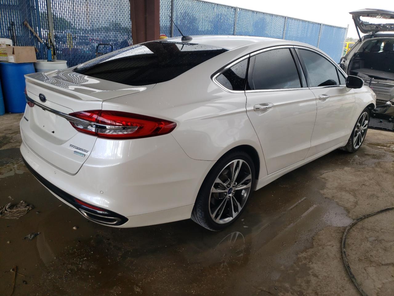 Photo 4 from auction – 2017 FORD FUSION TIT with VIN 3FA6P0K91HR155966