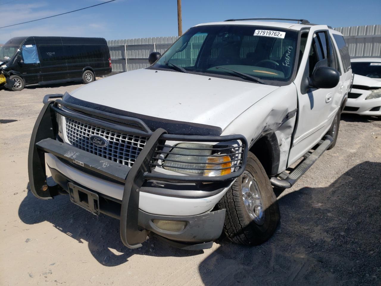 Photo 2 from auction – 2000 FORD EXPEDITION with VIN 1FMPU16L1YLA33458