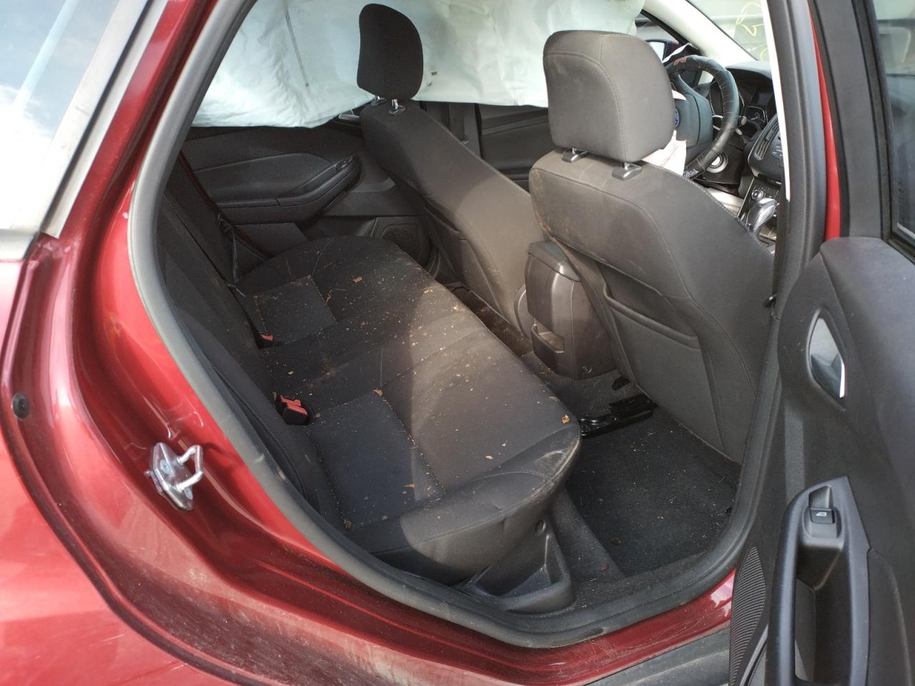 Photo 6 from auction – 2015 FORD FOCUS SE with VIN 1FADP3F27FL214648