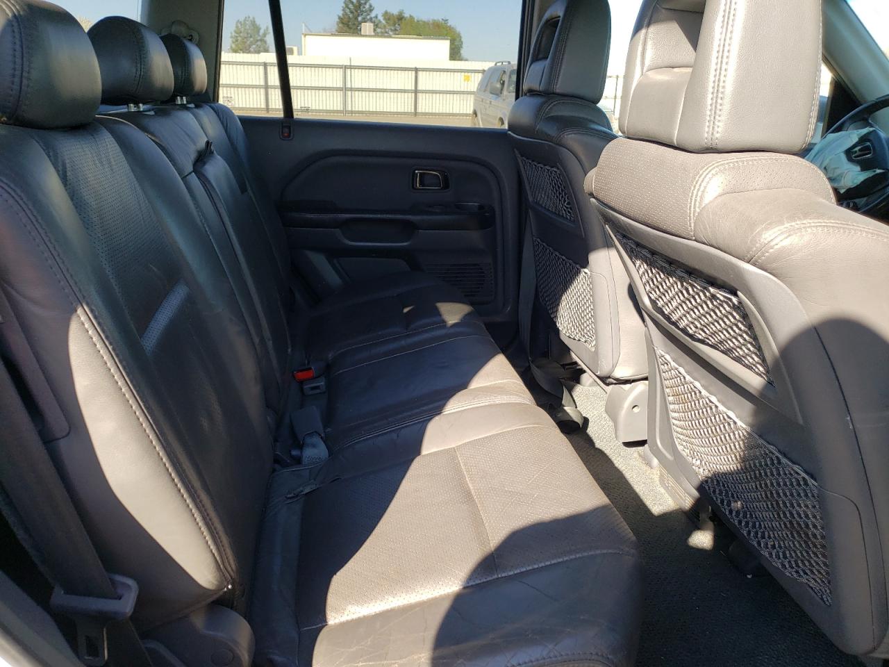 Photo 6 from auction – 2003 HONDA PILOT EXL with VIN 2HKYF18613H511935