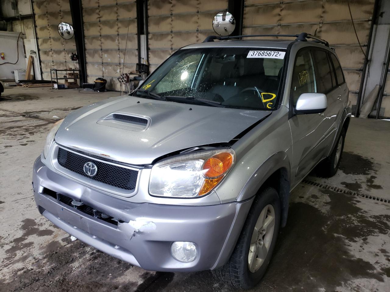 Photo 2 from auction – 2005 TOYOTA RAV4 with VIN JTEHD20V556026334