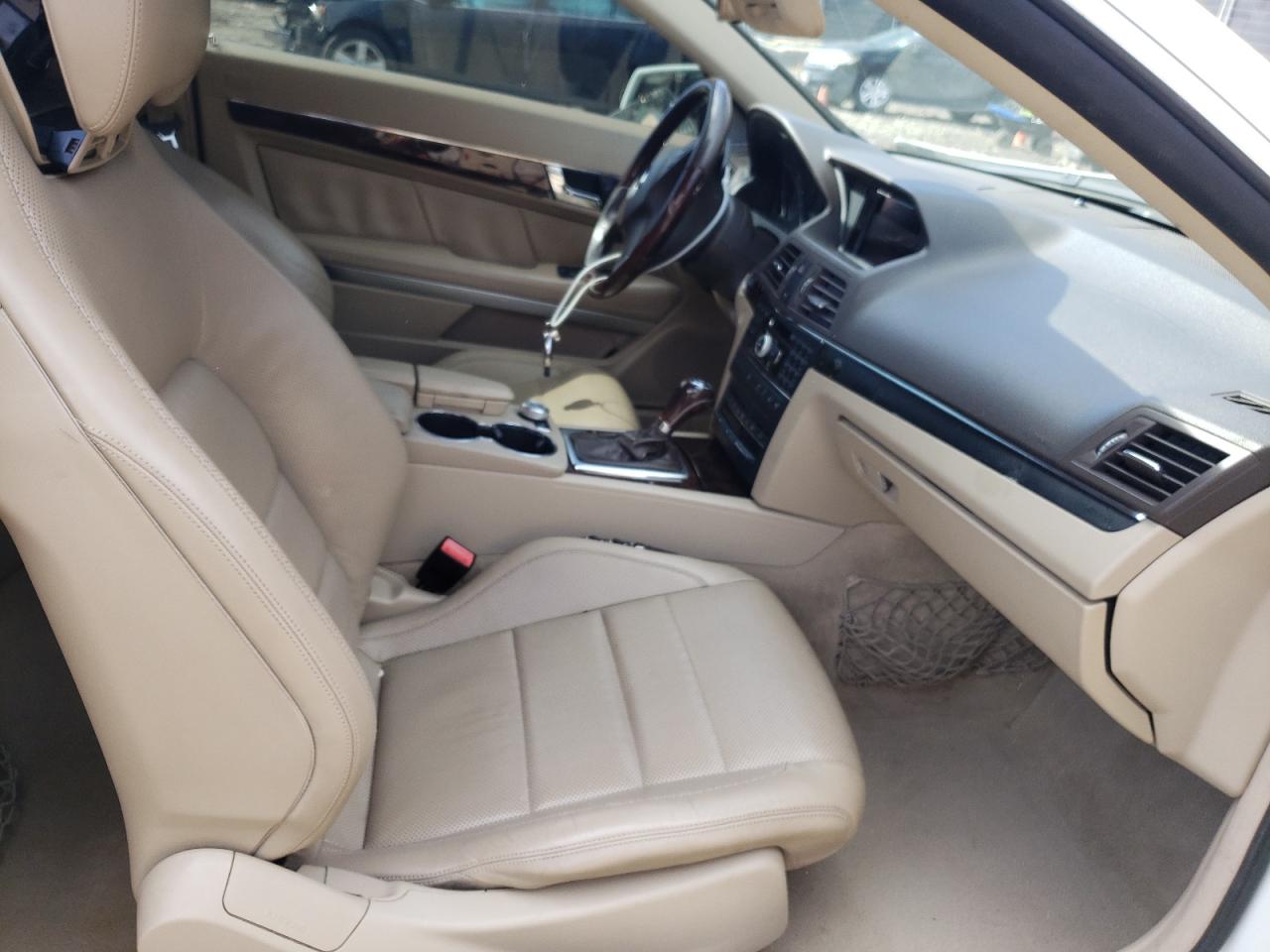 Photo 5 from auction – 2011 MERCEDES-BENZ E 550 with VIN WDDKK7CF4BF059411
