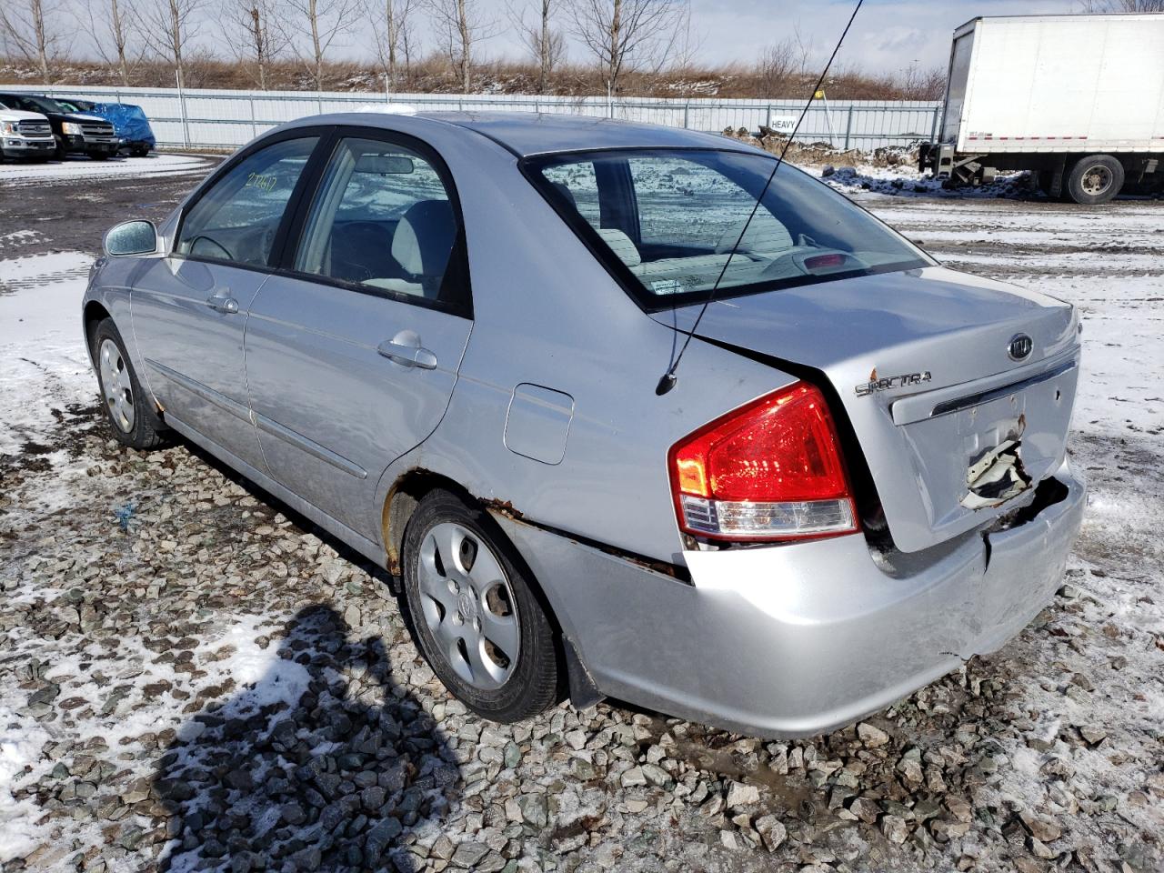 Photo 3 from auction – 2007 KIA SPECTRA EX with VIN KNAFE121875387737