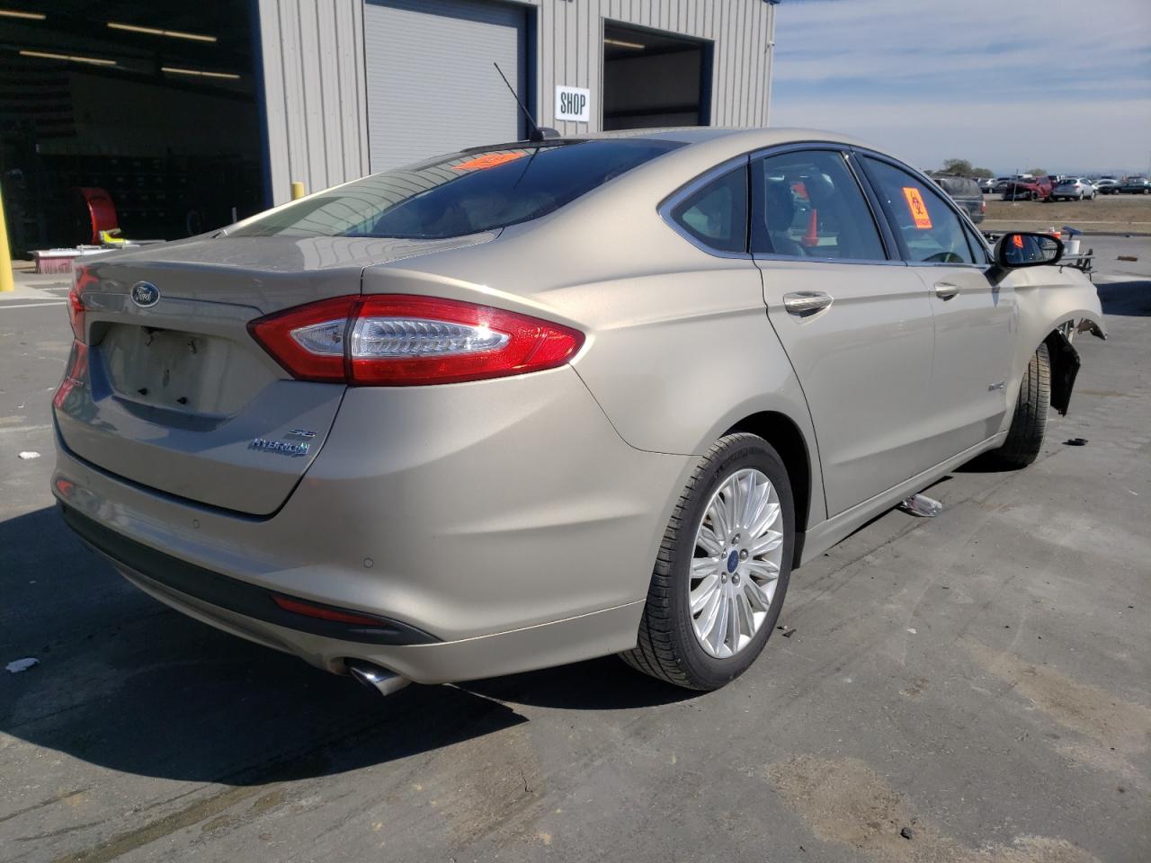 Photo 4 from auction – 2016 FORD FUSION SE with VIN 3FA6P0LU4GR157681