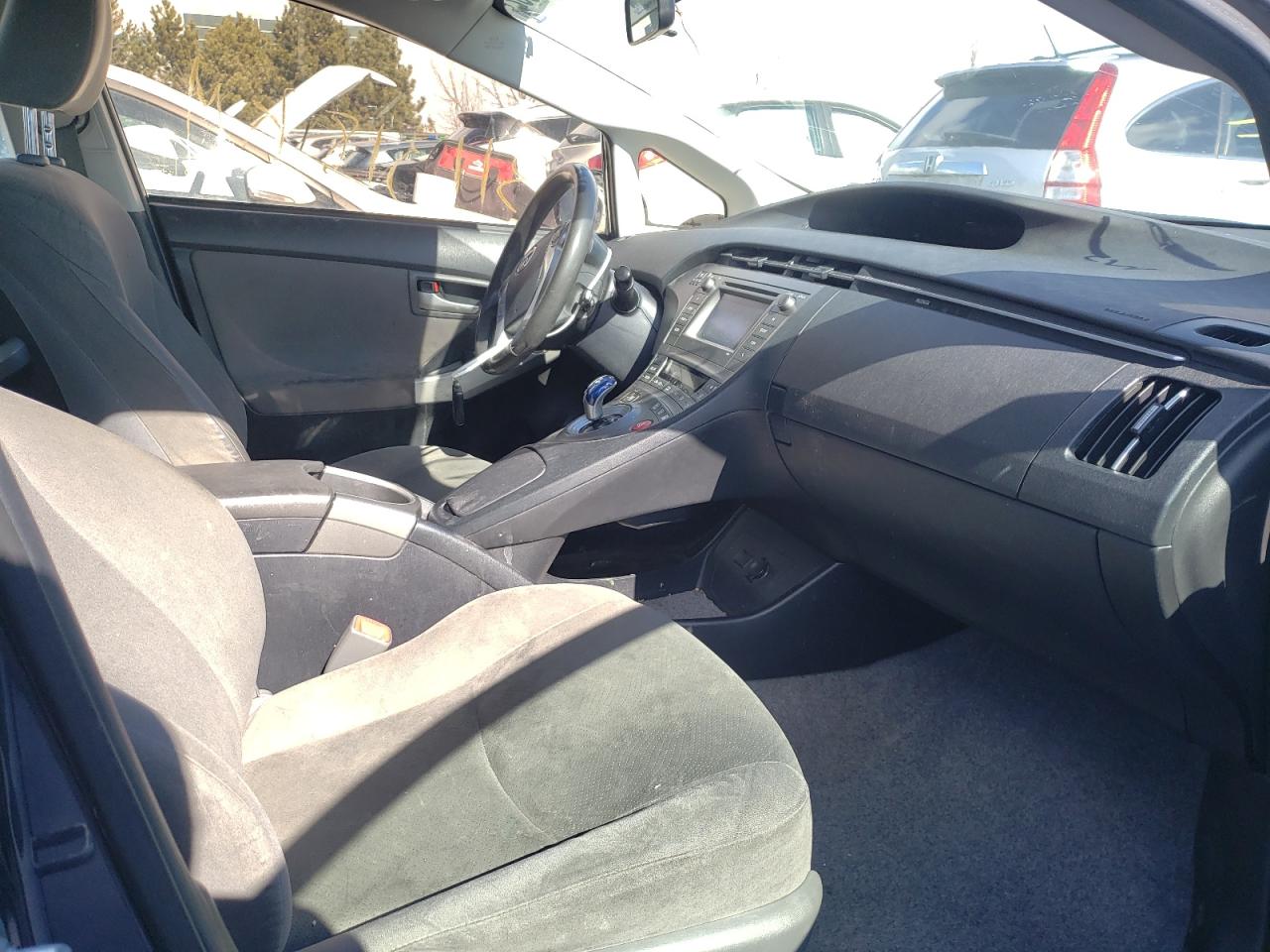 Photo 5 from auction – 2013 TOYOTA PRIUS with VIN JTDKN3DU6D5597852