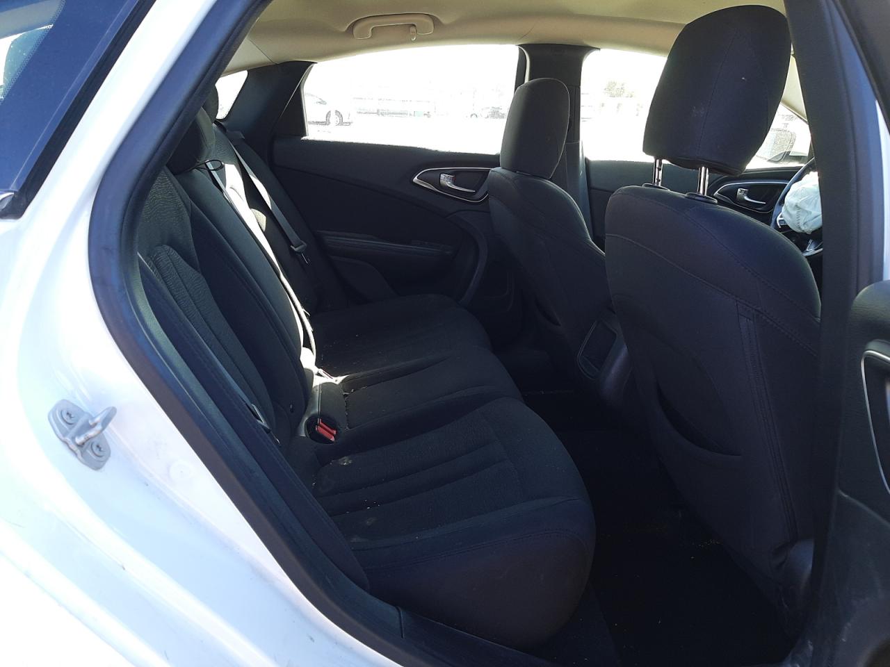 Photo 6 from auction – 2015 CHRYSLER 200 LIMITE with VIN 1C3CCCAB6FN725625