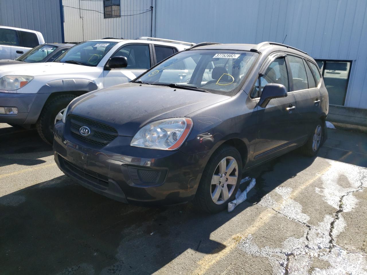 Photo 2 from auction – 2008 KIA RONDO BASE with VIN KNAFG525187201370