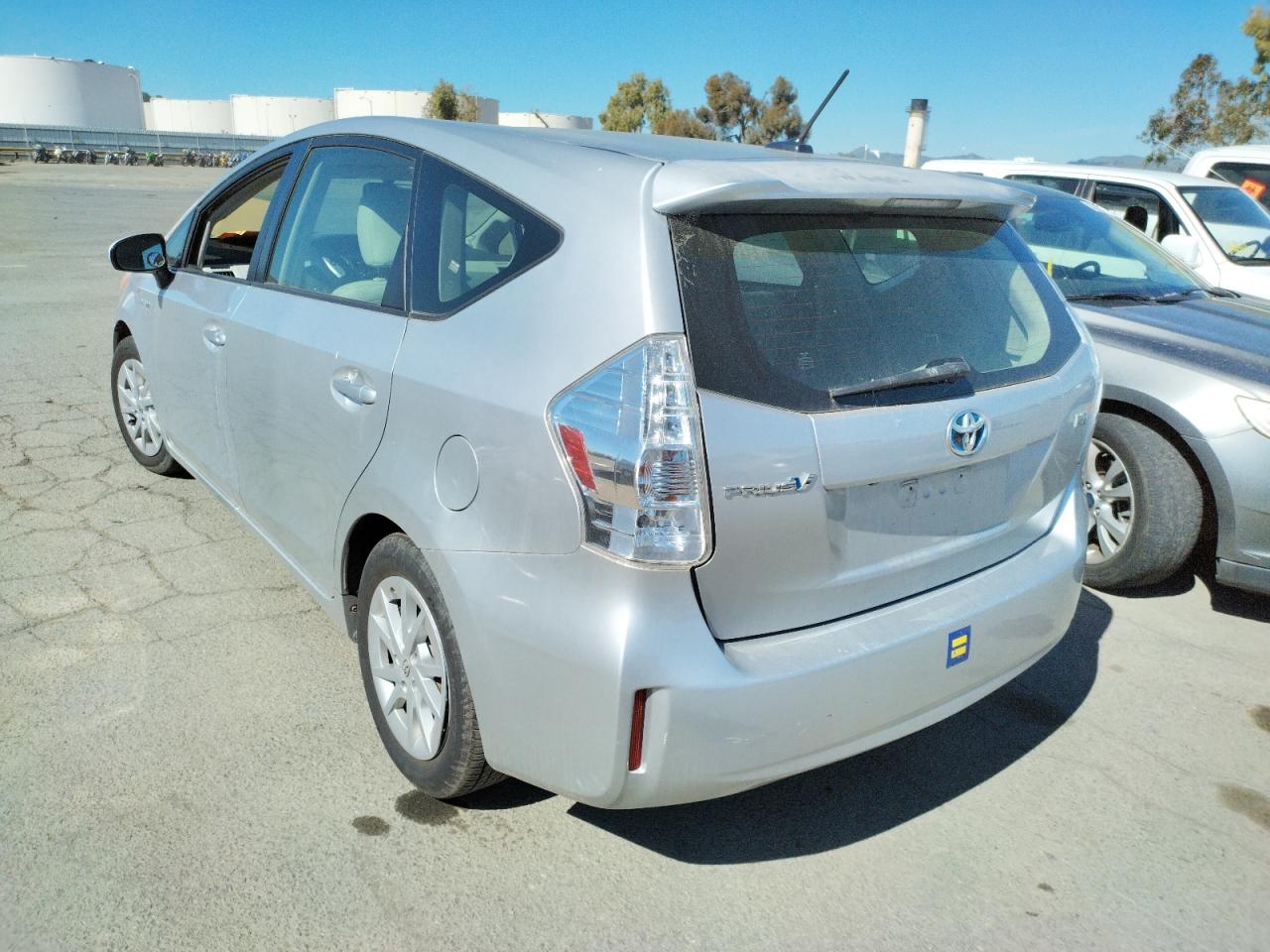 Photo 3 from auction – 2012 TOYOTA PRIUS V with VIN JTDZN3EU0C3120471