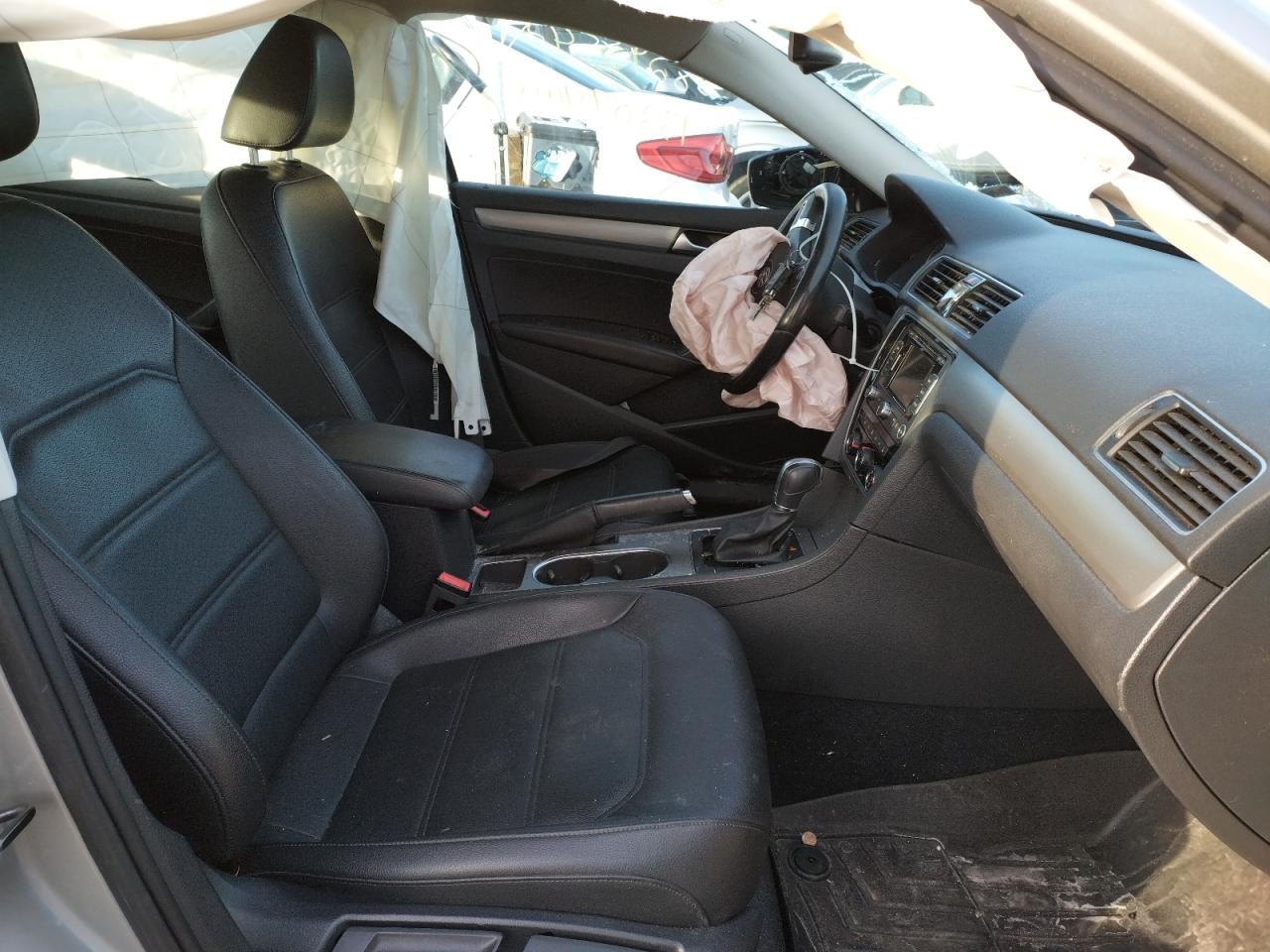 Photo 5 from auction – 2014 VOLKSWAGEN PASSAT SE with VIN 1VWBN7A31EC094033