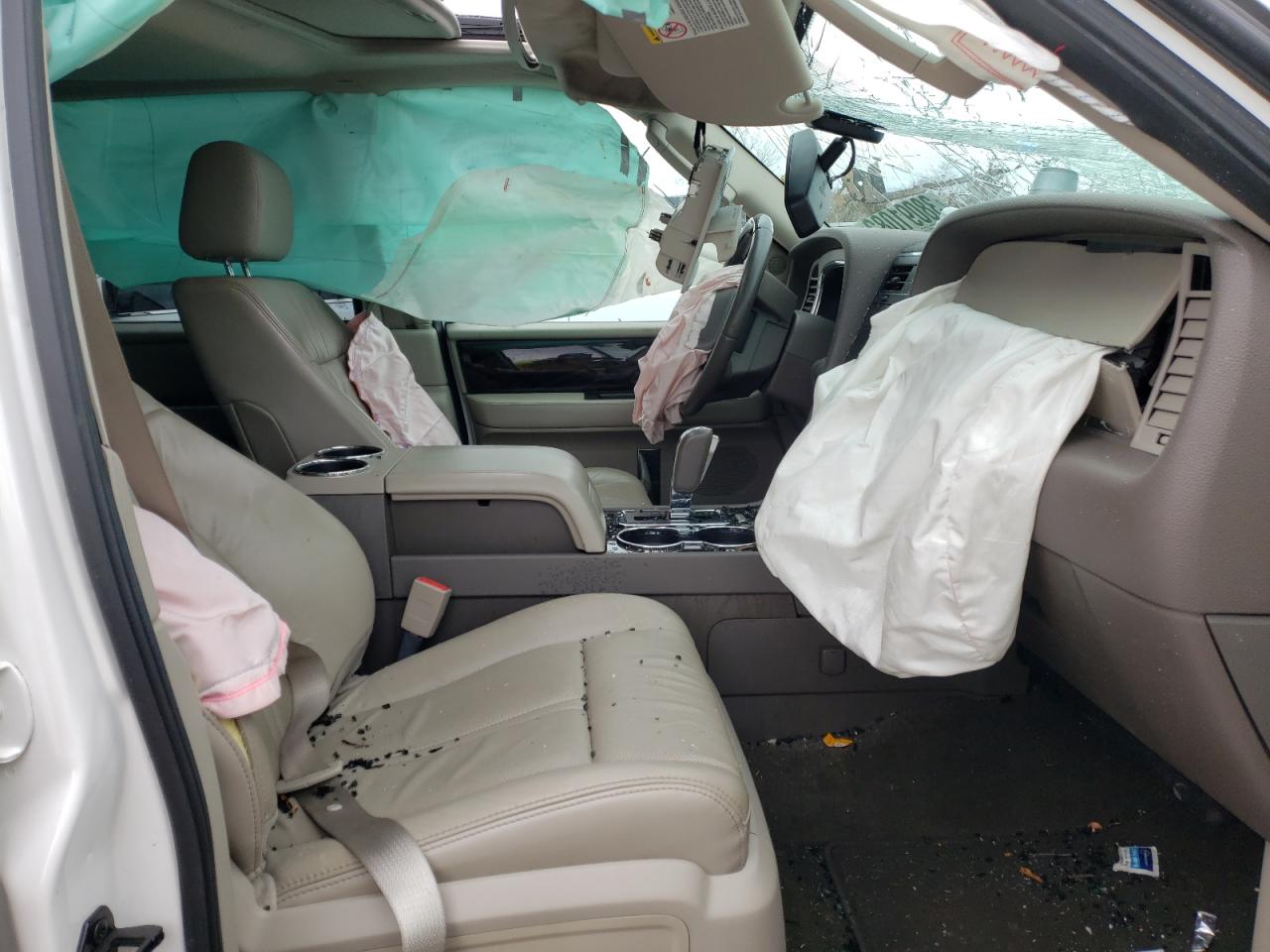 Photo 5 from auction – 2016 LINCOLN NAVIGATOR with VIN 5LMJJ2JT0GEL11987