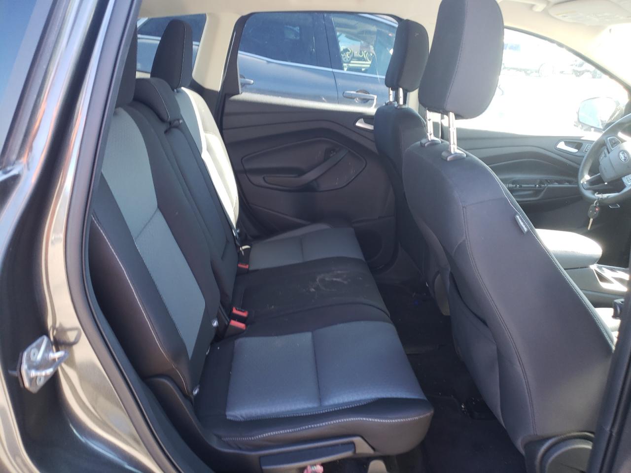 Photo 6 from auction – 2018 FORD ESCAPE SE with VIN 1FMCU9GD6JUD06396