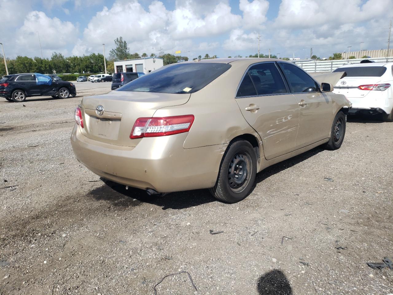 Photo 4 from auction – 2010 TOYOTA CAMRY BASE with VIN 4T1BF3EK2AU045675