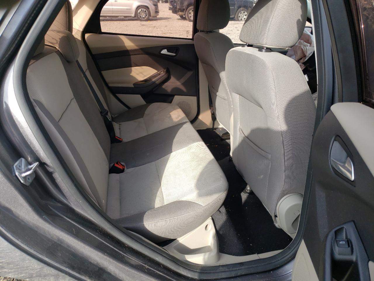 Photo 6 from auction – 2014 FORD FOCUS SE with VIN 1FADP3F2XEL419475