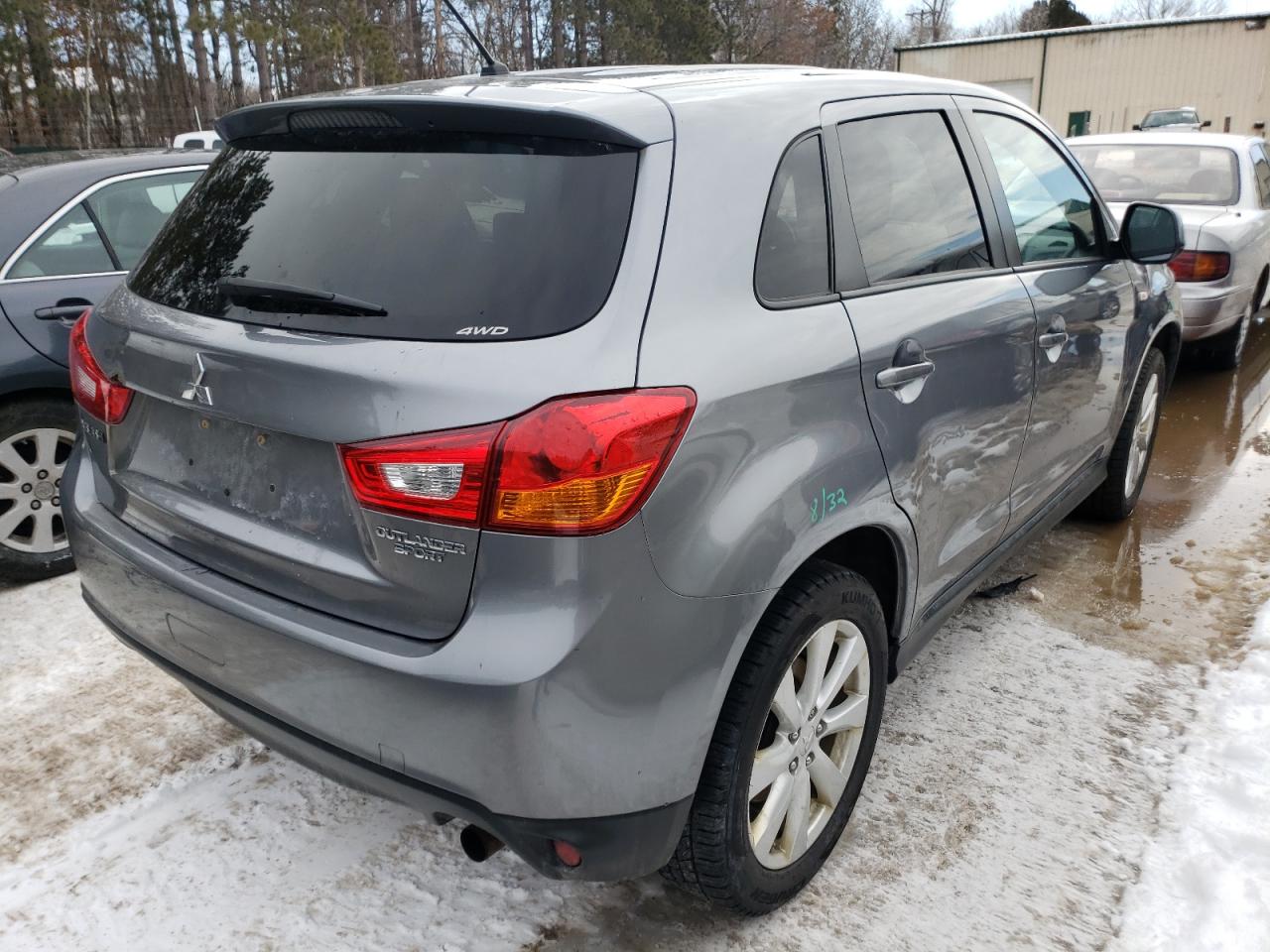 Photo 4 from auction – 2013 MITSUBISHI OUTLANDER with VIN 4A4AR3AU5DE014118