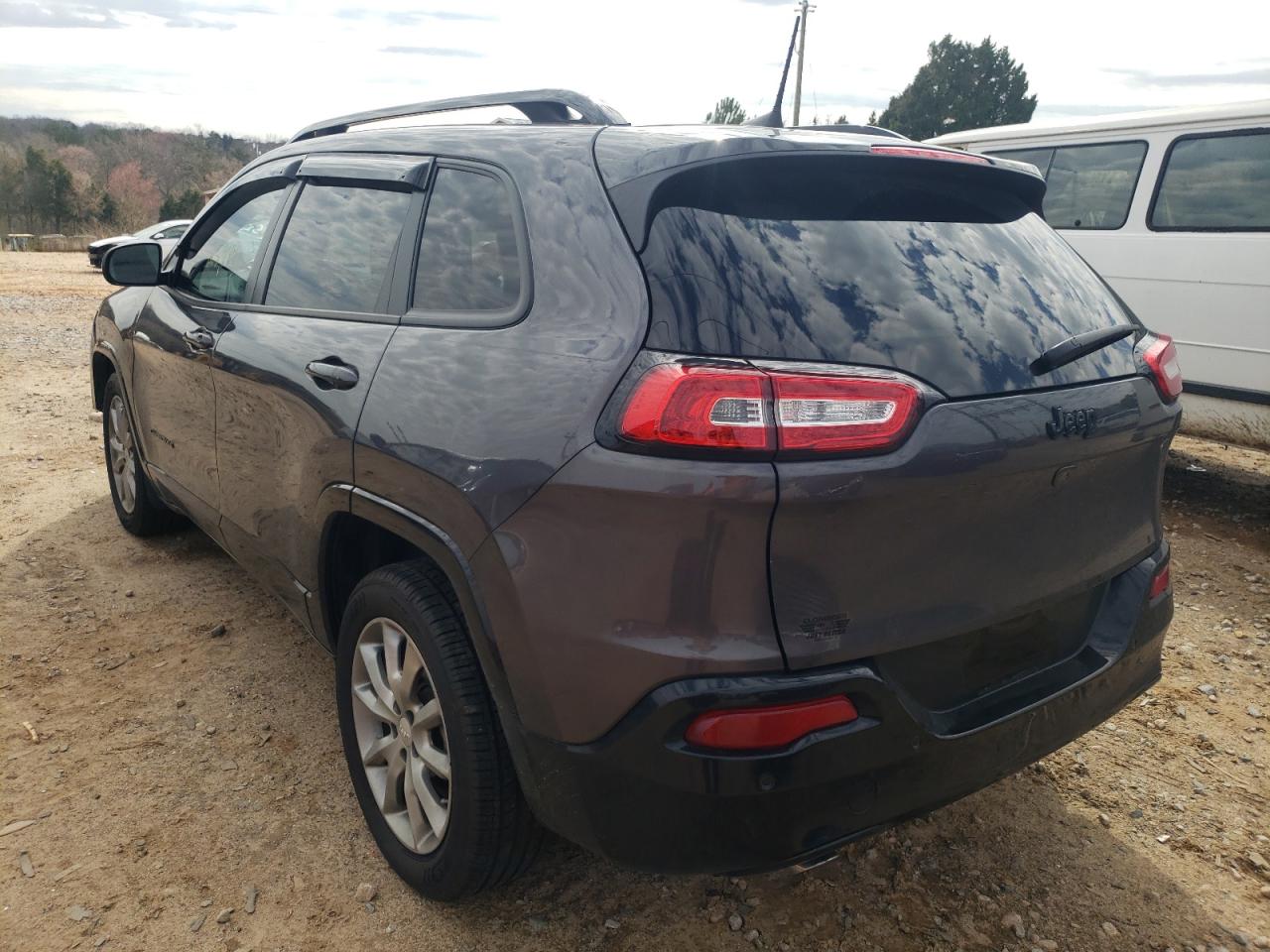 Photo 3 from auction – 2018 JEEP CHEROKEE L with VIN 1C4PJLCB9JD606286