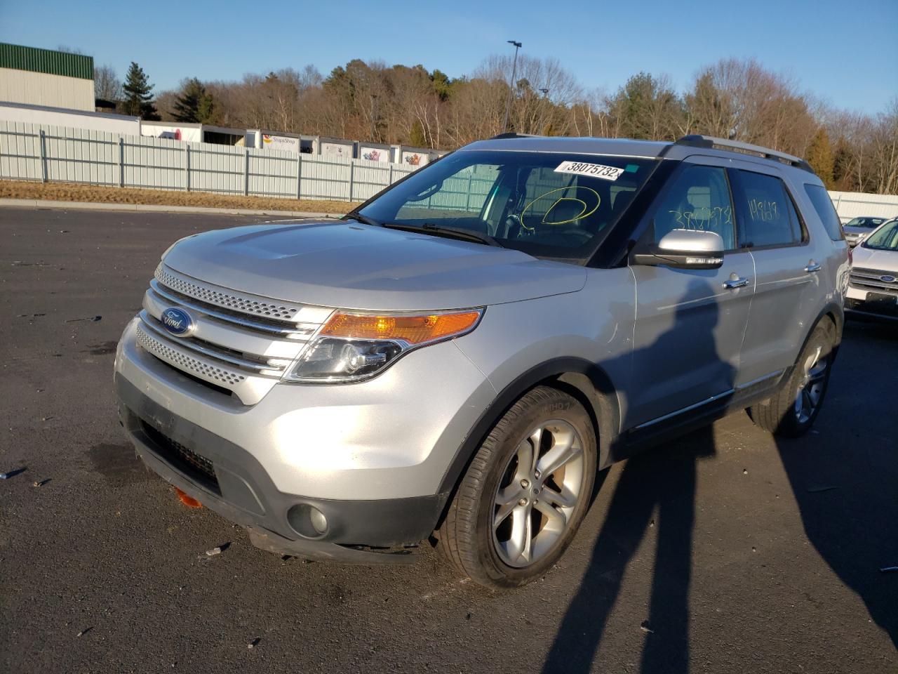 Photo 2 from auction – 2015 FORD EXPLORER L with VIN 1FM5K8F86FGA66950