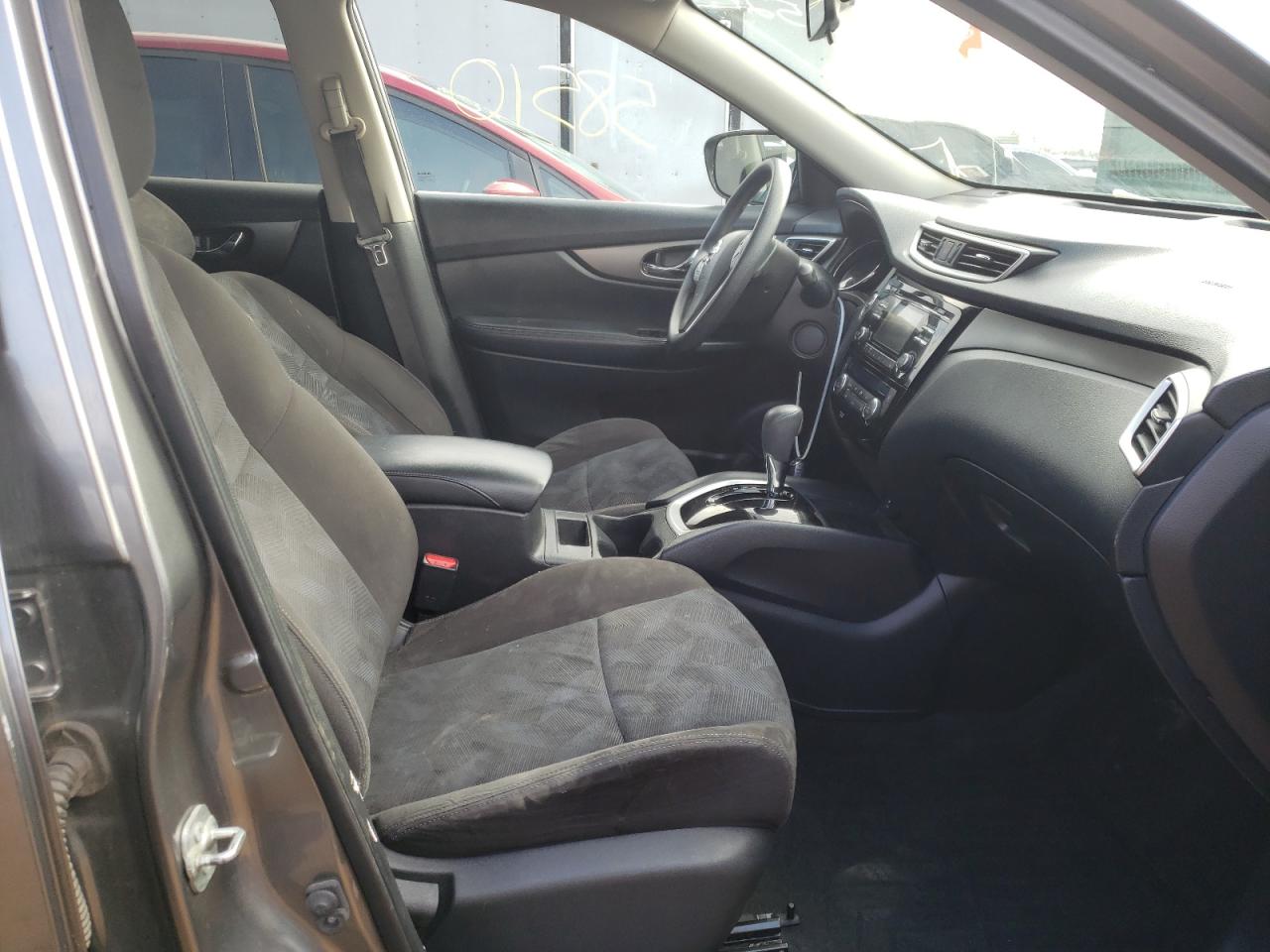 Photo 5 from auction – 2015 NISSAN ROGUE S with VIN KNMAT2MV0FP571761