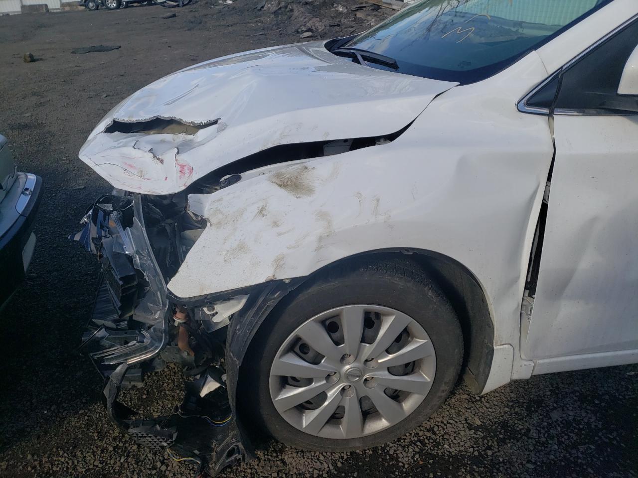Photo 9 from auction – 2016 NISSAN SENTRA S with VIN 3N1AB7AP7GY321636