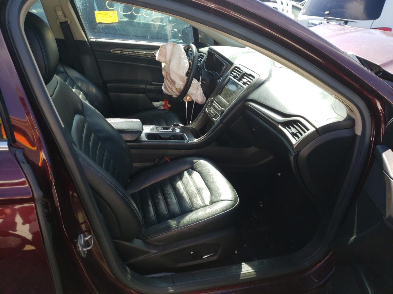 Photo 5 from auction – 2017 FORD FUSION SE with VIN 3FA6P0HD1HR220357
