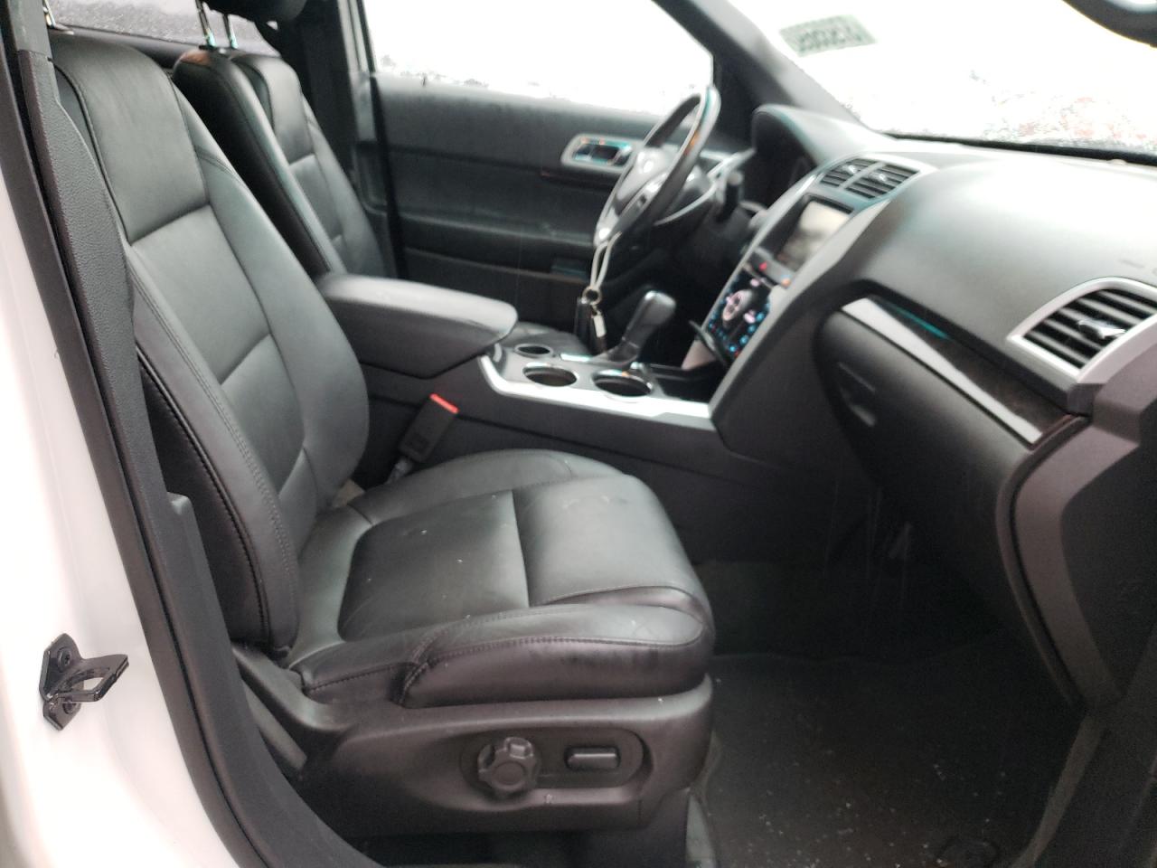 Photo 5 from auction – 2014 FORD EXPLORER L with VIN 1FM5K7F88EGB48607