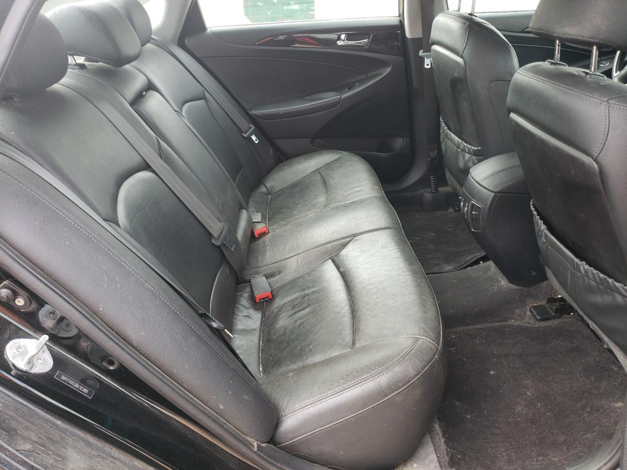 Photo 6 from auction – 2011 HYUNDAI SONATA SE with VIN 5NPEC4AC0BH303881
