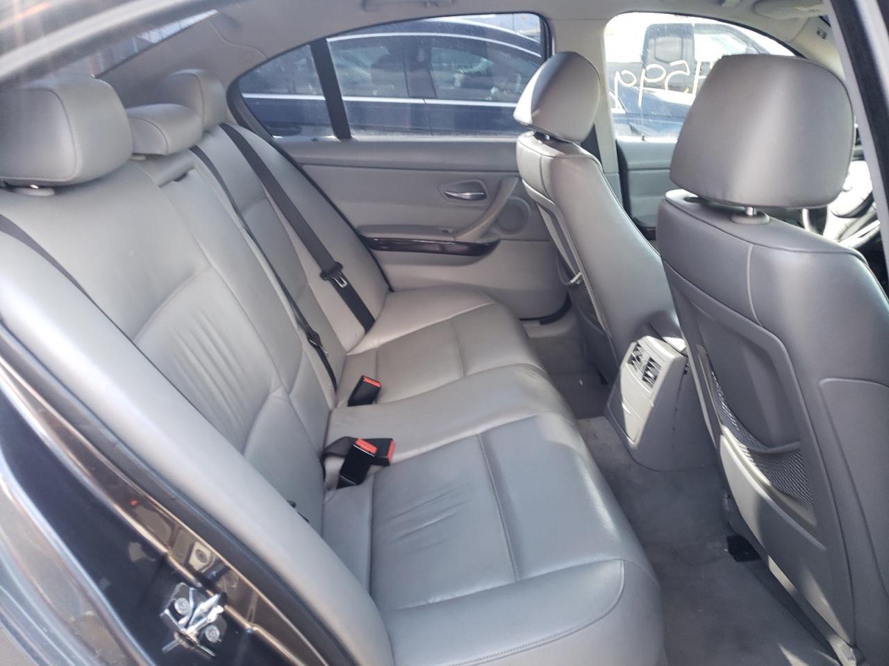 صورة رقم 6 من المزاد - 2006 BMW 330 I مع VIN WBAVB335X6KR75950
