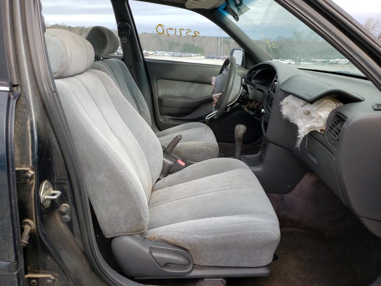 Photo 5 from auction – 1994 TOYOTA CAMRY LE with VIN 4T1SK12E2RU861196