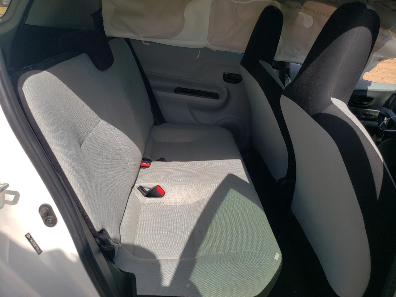 Photo 6 from auction – 2012 TOYOTA PRIUS C with VIN JTDKDTB38C1521052