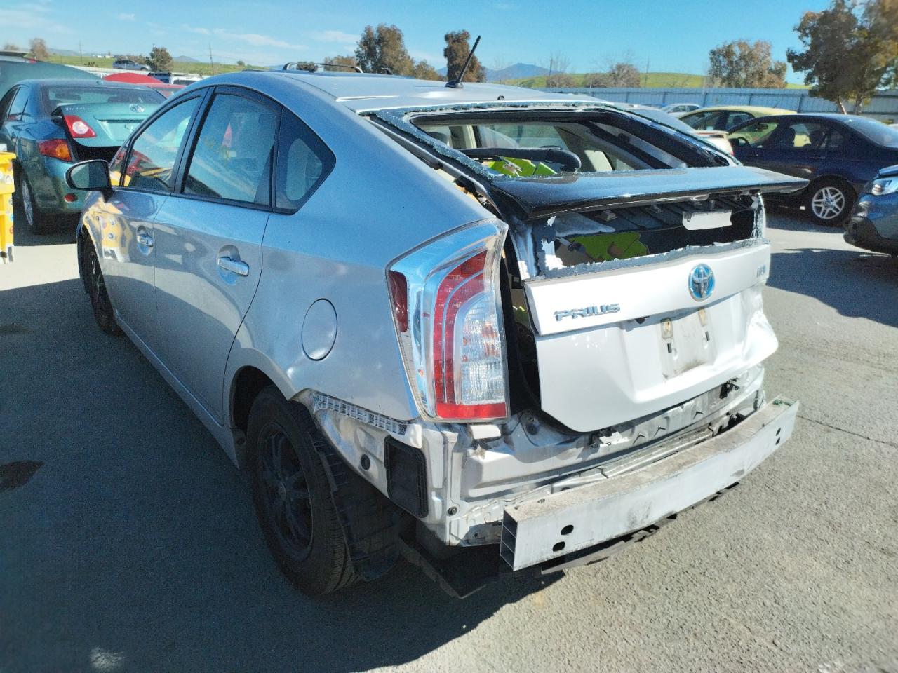 Photo 3 from auction – 2015 TOYOTA PRIUS with VIN JTDKN3DUXF0404358