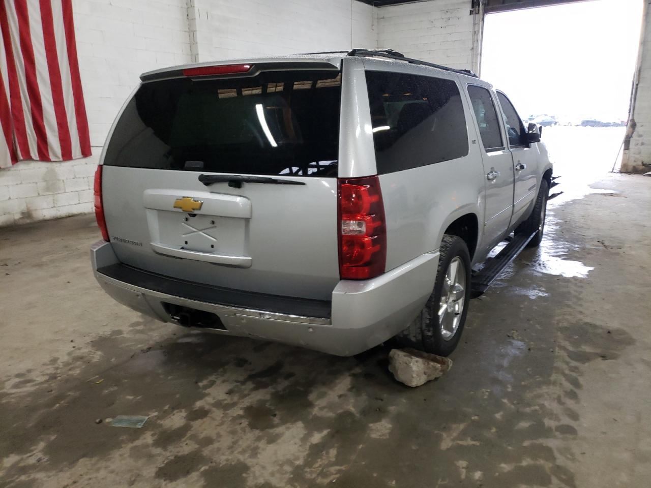 Photo 4 from auction – 2013 CHEVROLET SUBURBAN C with VIN 1GNSCKE03DR100462