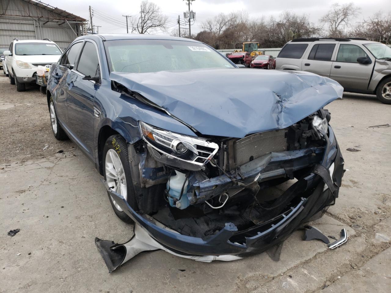 FORD TAURUS SE 2018 with VIN 1FAHP2D86JG117168 - Photo from auction